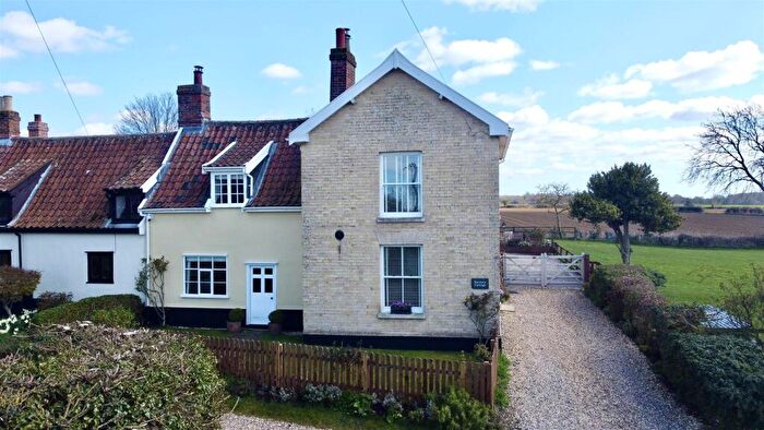 3 Bedroom House For Sale In Church Road, Carleton Rode, NR16