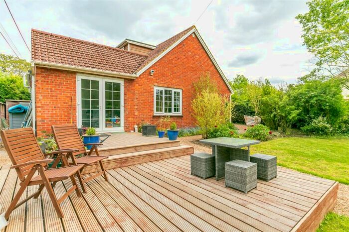 3 Bedroom Detached House For Sale In West Flexford Lane, Wanborough, Guildford, Surrey, GU3