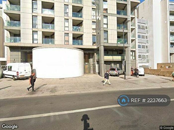 2 Bedroom Flat To Rent In Balham Hill, London, SW12