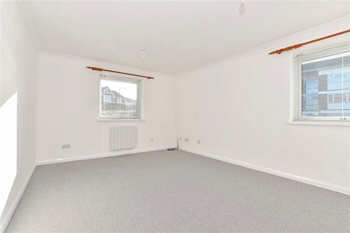 2 Bedroom Flat For Sale In Sandown Road, Shanklin, Isle Of Wight, PO37