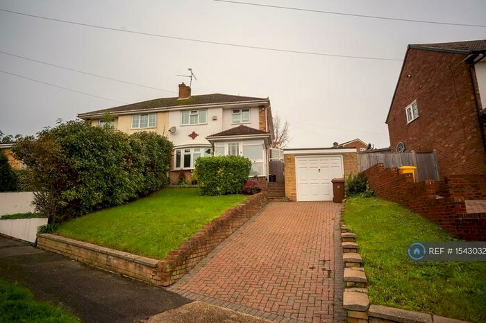 3 Bedroom Semi-Detached House To Rent In Sussex Drive, Chatham Kent, ME5