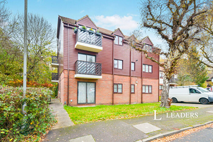 2 Bedroom Flat To Rent In Edmond Beaufort Drive, St. Albans, AL3