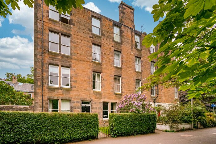 3 Bedroom Flat For Sale In / Meadow Place, Marchmont, Edinburgh, EH9