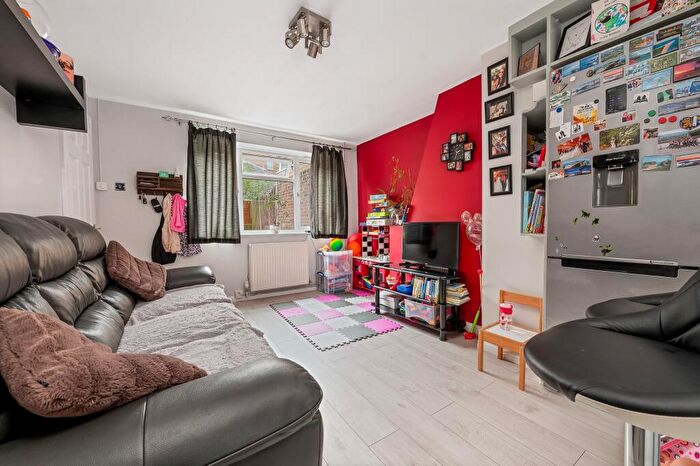 2 Bedroom Terraced House For Sale In East Street, Stamford, PE9
