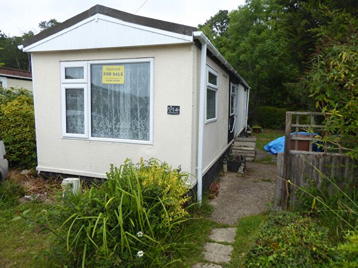 1 Bedroom Mobile/park Home For Sale In Cranbourne Hall Park, Squirrel Lane, Winkfield, Windsor, SL4