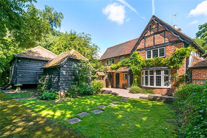 3 Bedroom Detached House For Sale In Waltham Road, Twyford, Reading, Berkshire, RG10