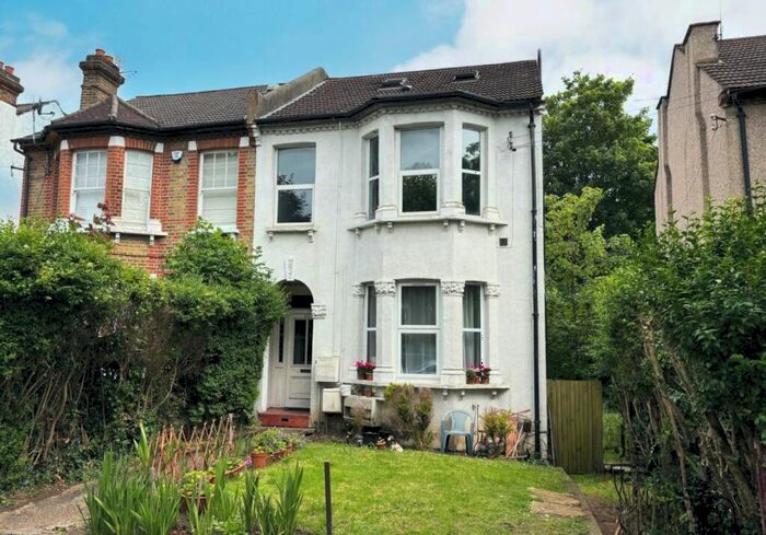 2 Bedroom Flat For Sale In Flat, Avondale Road, South Croydon, Surrey, CR2