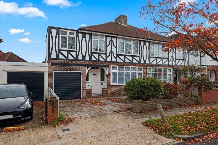 4 Bedroom Semi Detached House For Sale In Brockenhurst Avenue, Worcester Park, KT4