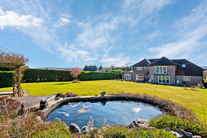 5 Bedroom Detached House For Sale In Wycombe Road, Saunderton, HP27