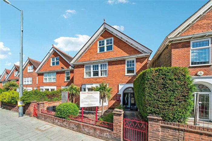 1 Bedroom Apartment For Sale In Upper Richmond Road West, East Sheen, SW14