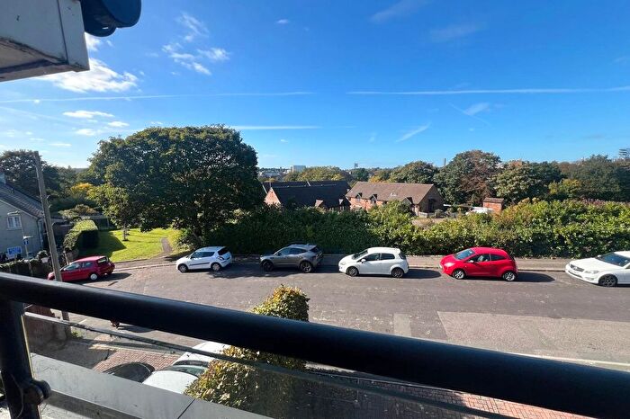 3 Bedroom Terraced House For Sale In Windmill Road, Aldershot, Hampshire, GU12