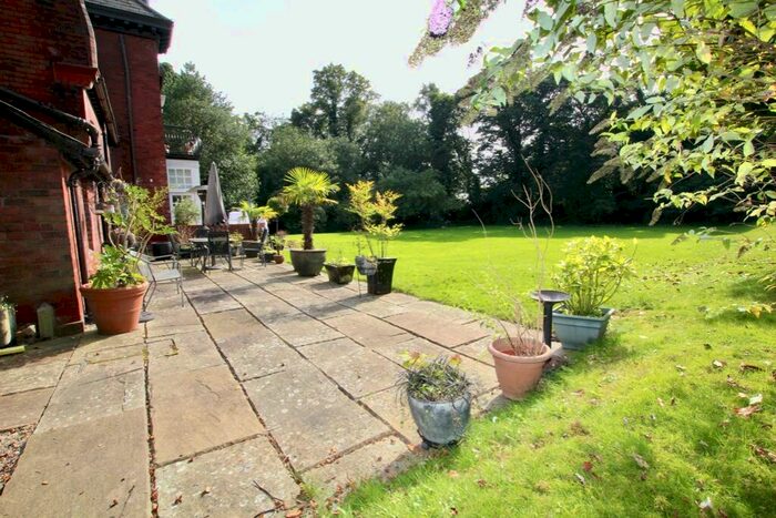 2 Bedroom Flat To Rent In Jesmond Park West, Newcastle Upon Tyne, NE7