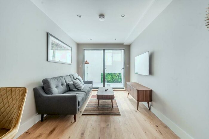 1 Bedroom Flat To Rent In Fulham Road, Chelsea, London, SW10