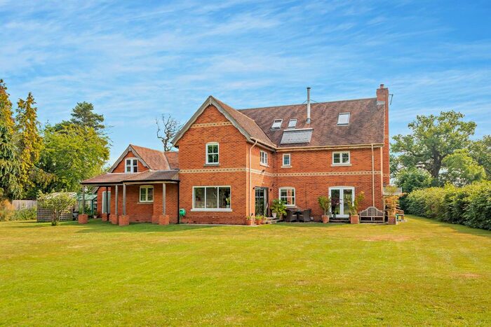 6 Bedroom Detached House For Sale In Tutts Clump, Reading, Berkshire, RG7