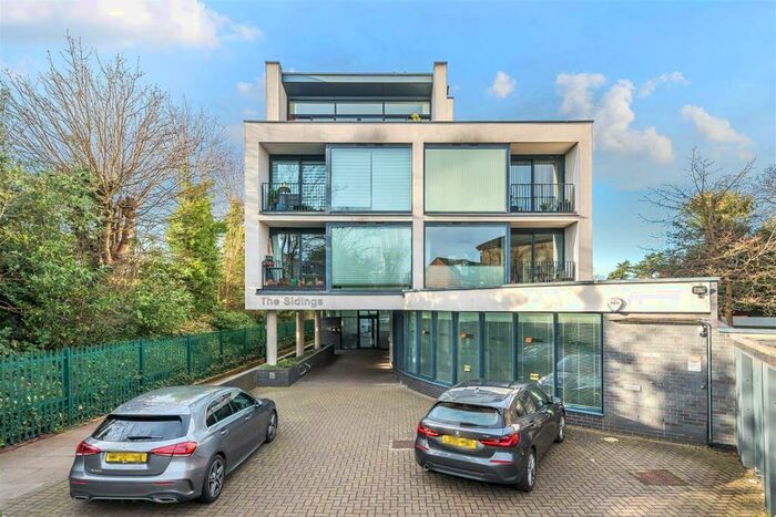 1 Bedroom Apartment To Rent In Station Road, Kingston Upon Thames, KT1