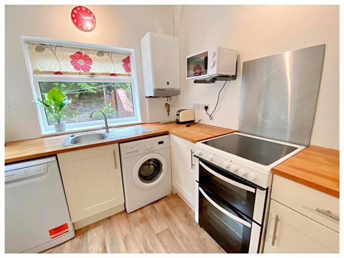 4 Bedroom Terraced House To Rent In Springvale Road, Crookes, S10