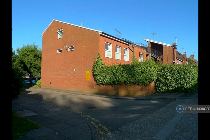 1 Bedroom Flat To Rent In Pondcroft Road, Knebworth, SG3