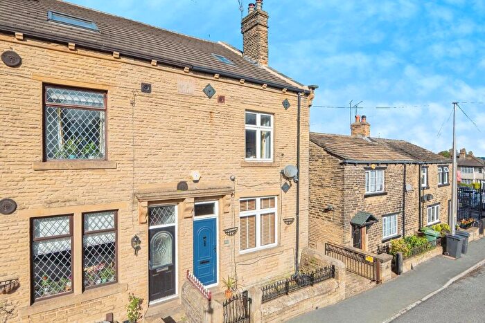 4 Bedroom Semi Detached House For Sale In Occupation Lane, Pudsey, LS28