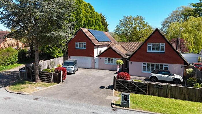 4 Bedroom Detached House For Sale In The Drive, Ifold, RH14