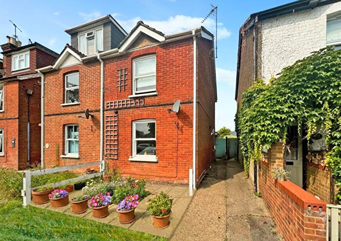 3 Bedroom Semi-Detached House For Sale In Alfold Road, Cranleigh, GU6
