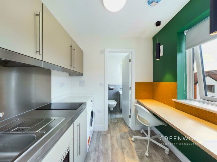 1 Bedroom Apartment To Rent In Hythe Hill, Colchester, CO1