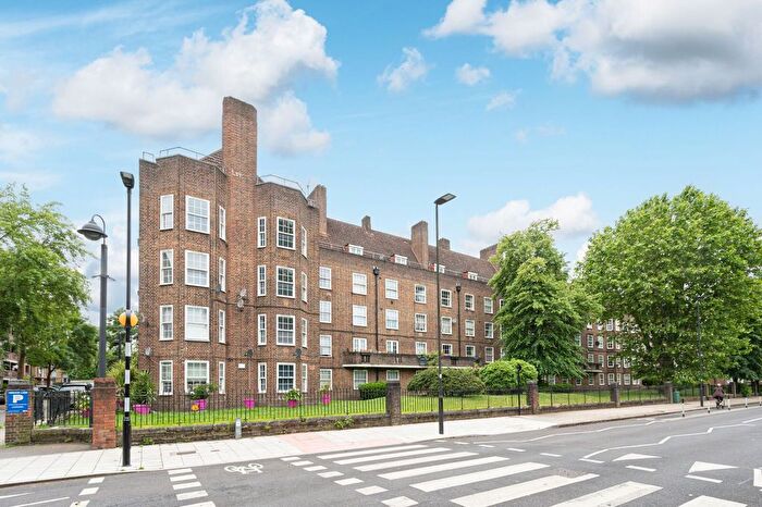 2 Bedroom Flat To Rent In Loughborough Road, Brixton, London, SW9