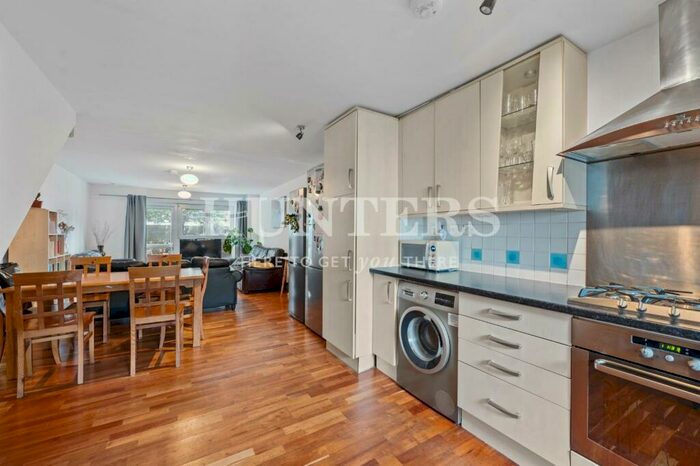 4 Bedroom House To Rent In Ecclesbourne Road, London, N1