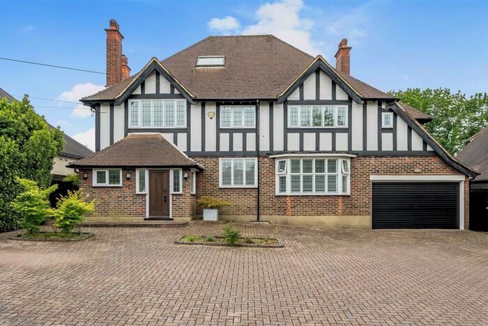 5 Bedroom Detached House For Sale In Banstead Road, Banstead, SM7