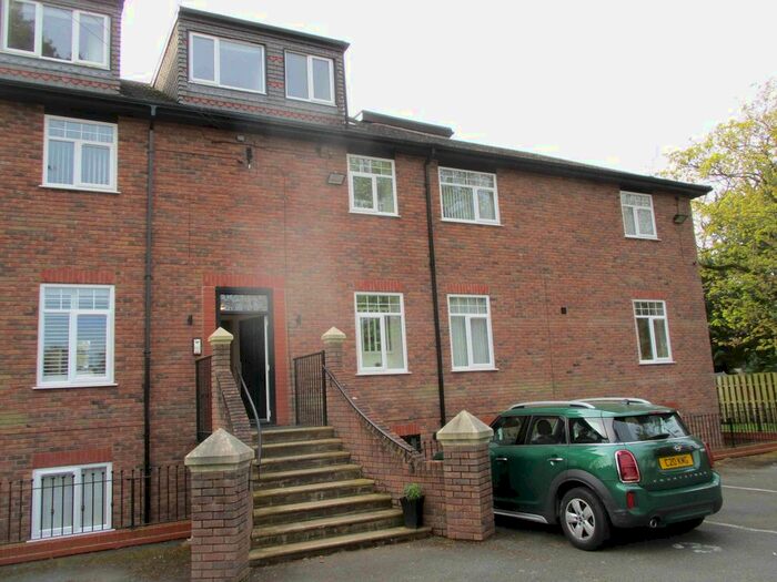 3 Bedroom Flat To Rent In Twiss Green Lane, Culcheth, Warrington, Cheshire, WA3