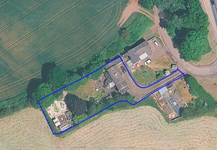 4 Bedroom Detached House For Sale In Huddersfield Road, Haigh, S75