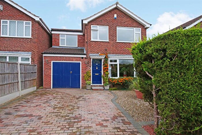 4 Bedroom Detached House For Sale In Redcoat Way, York, YO24