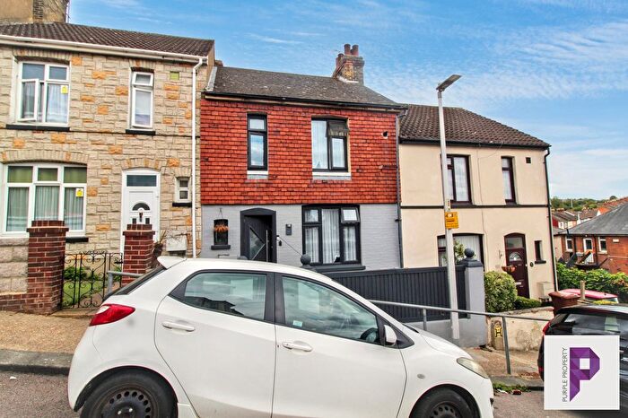 3 Bedroom Terraced House For Sale In Ambrose Hill, Chatham, ME5