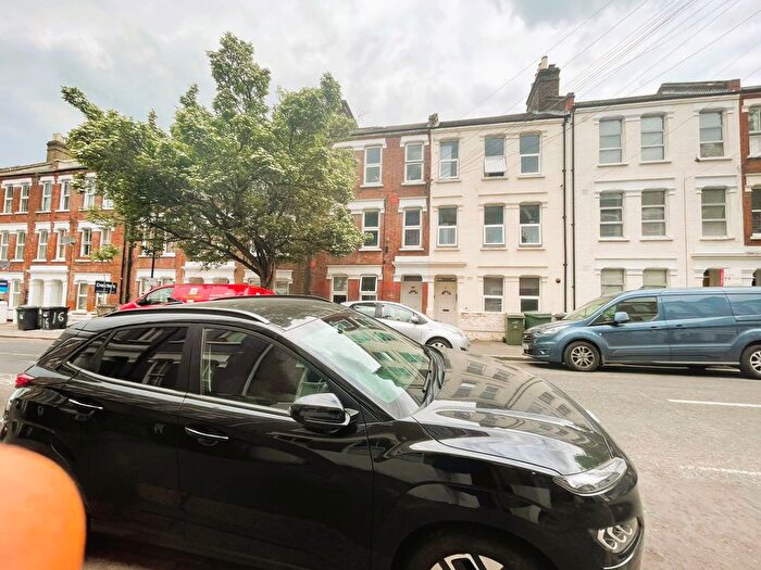 2 Bedroom Flat To Rent In Northlands Street, London, SE5