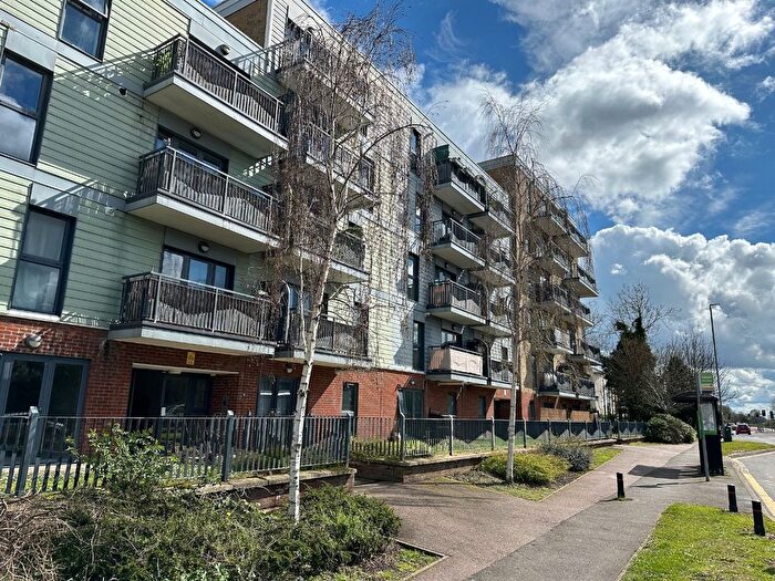 1 Bedroom Flat For Sale In Brockwell Place, London Road, LU6