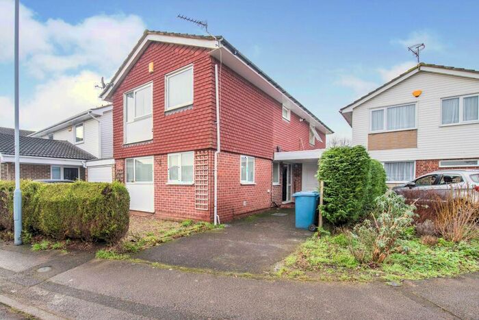 1 Bedroom Flat To Rent In Waltham Close, NG2