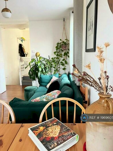 2 Bedroom Flat To Rent In London, London, E17