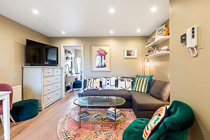 1 Bedroom Flat To Rent In Tavistock Crescent, London, London, W11