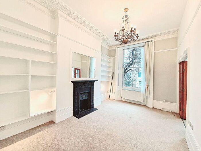 1 Bedroom Flat To Rent In Cambridge Gardens, London, W10