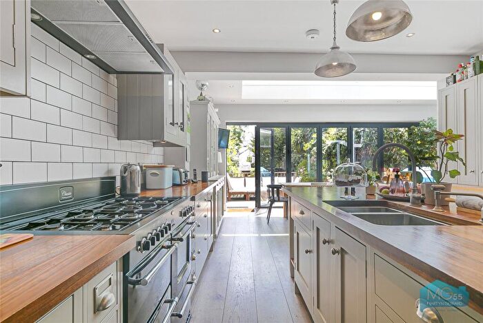 7 Bedroom Semi-Detached House For Sale In Torrington Park, North Finchley, London, N12