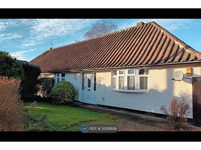 2 Bedroom Bungalow To Rent In Hawton Crescent, Nottingham, NG8