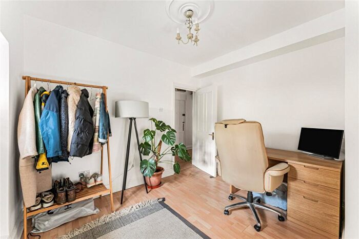 2 Bedroom Apartment For Sale In Albion Yard, Whitechapel Road, London, E1 - Photo 10