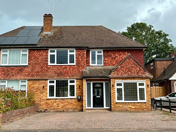 4 Bedroom Semi-Detached House To Rent In York Gardens, Walton-on-Thames, KT12