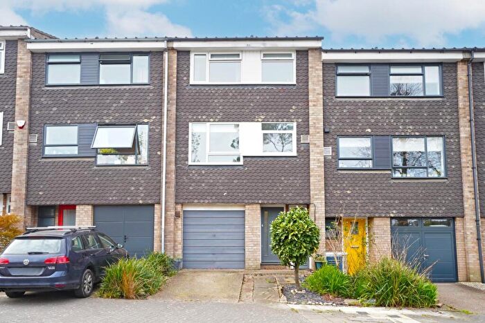 4 Bedroom Terraced House For Sale In Forestholme Close, Taymount Rise, London, SE23