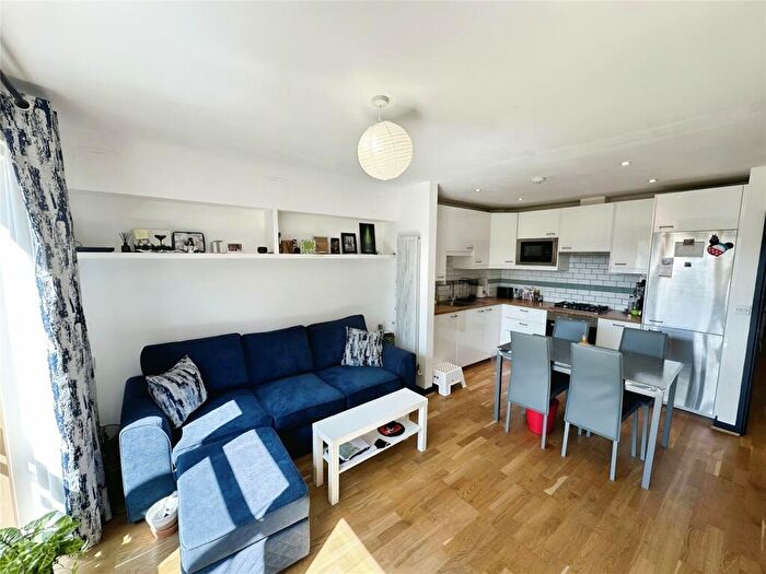 1 Bedroom Flat To Rent In New Cross Road, London, SE14