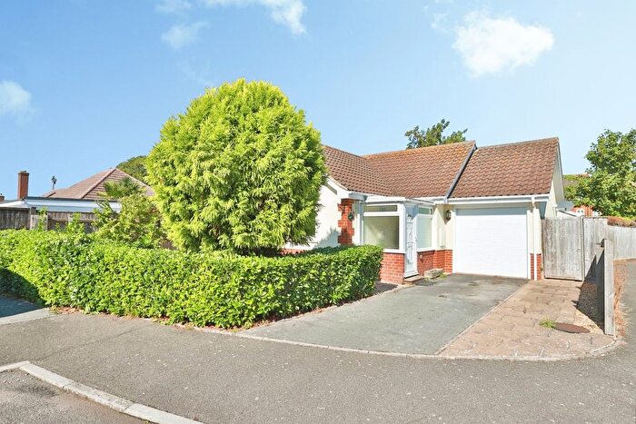 2 Bedroom Bungalow For Sale In Pennant Way, Christchurch, Dorset, BH23