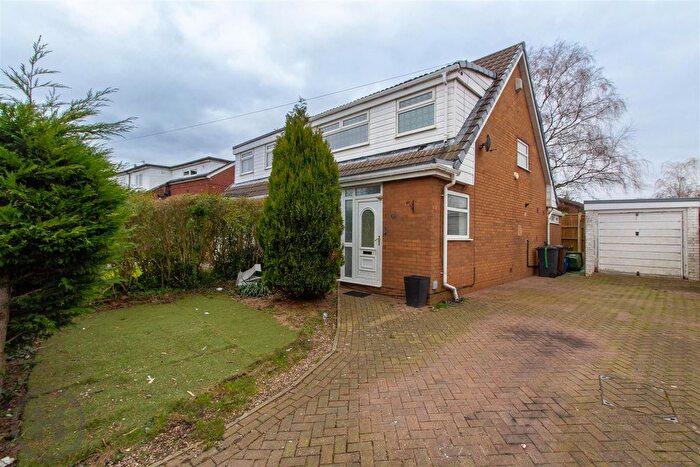 3 Bedroom Semi-Detached House To Rent In Sycamore Avenue, Tyldesley, Manchester, M29