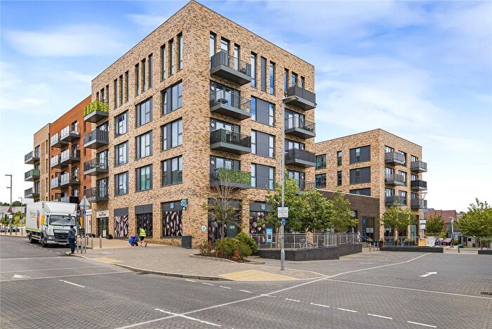 2 Bedroom Flat For Sale In Cherry Orchard, Castle Hill, Ebbsfleet Valley, Swanscombe, DA10
