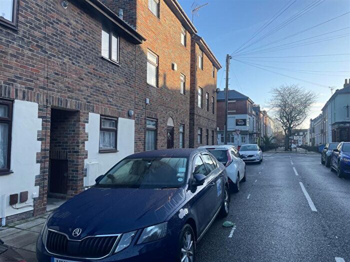 2 Bedroom Flat For Sale In King Street, Southsea, PO5