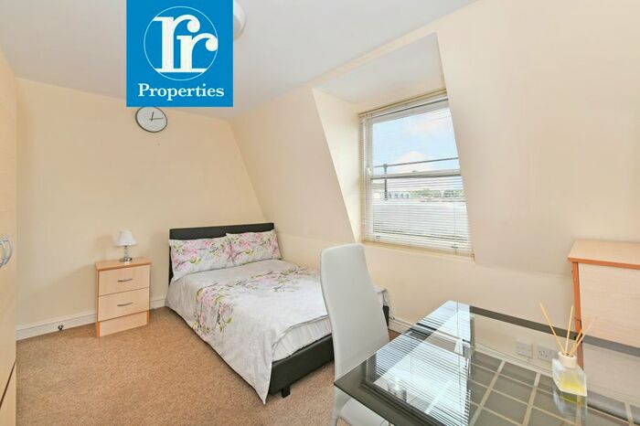 Studio To Rent In Cromwell Road, London, SW7