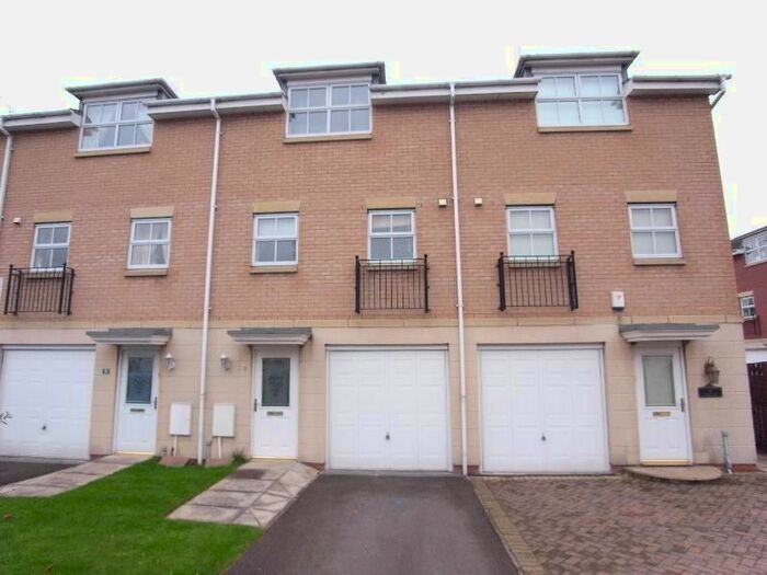 3 Bedroom Town House To Rent In Eccles Close, Rawcliffe, York YO30